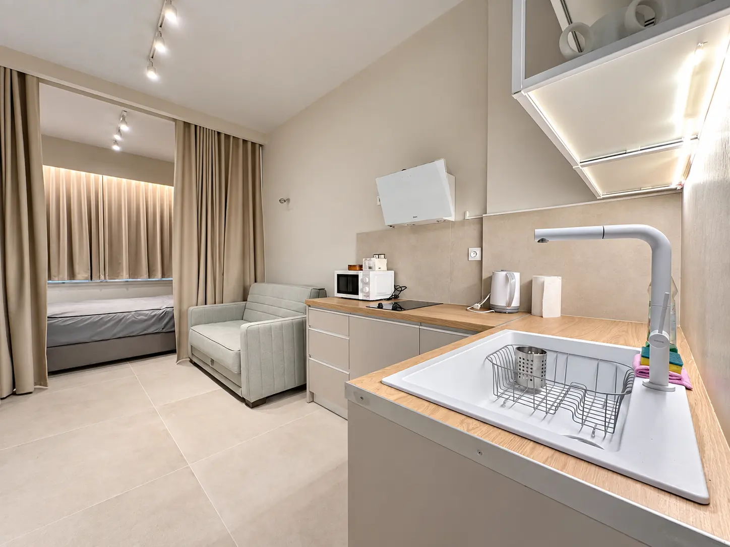 Fully equipped kitchen, living space and bedroom